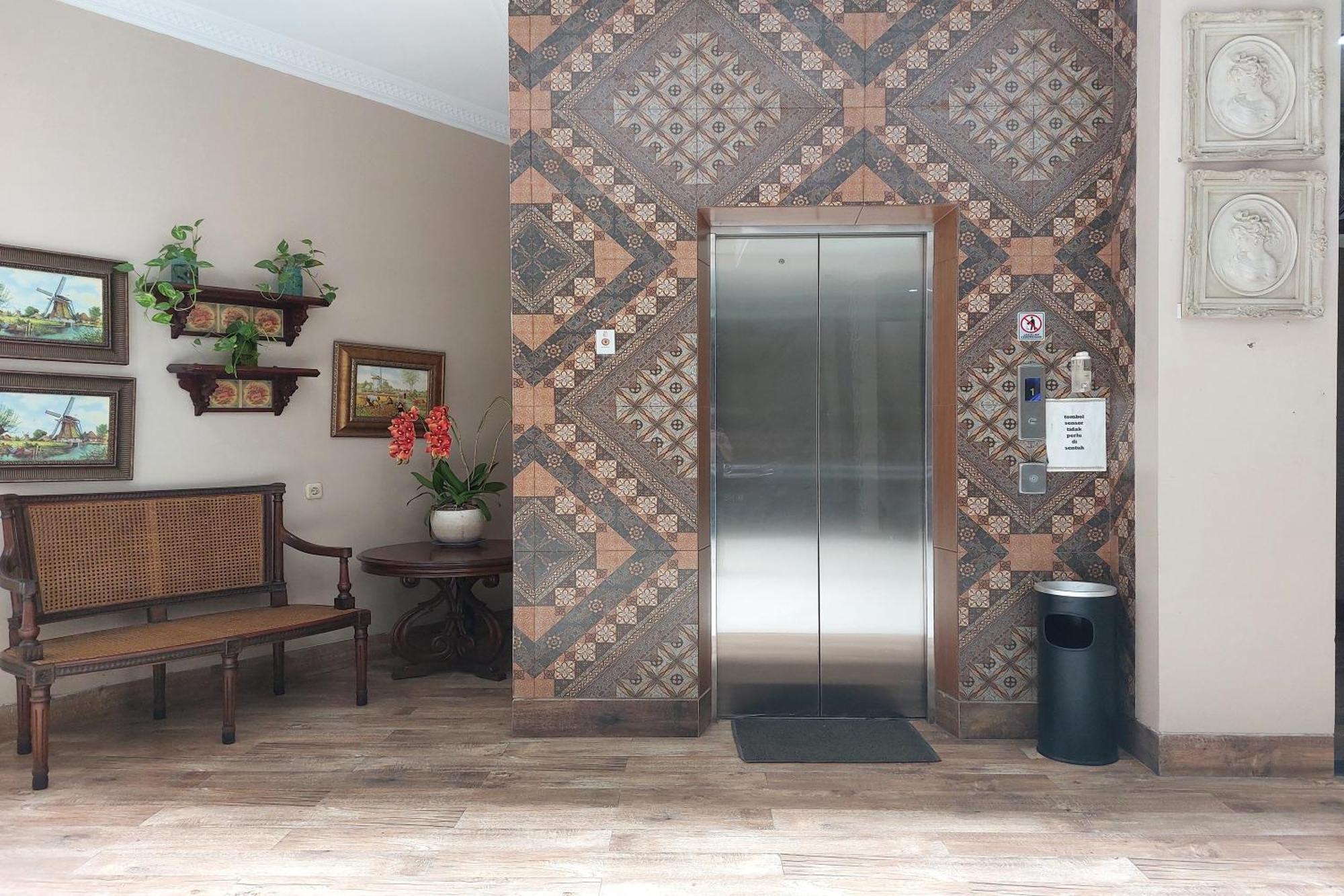 Nonie'S Huis Hotel ميدان المظهر الخارجي الصورة